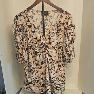 Chic Floral V-Neck Blouse